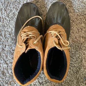Women tommy hilgifer size 8 duck boots. Lightly worn